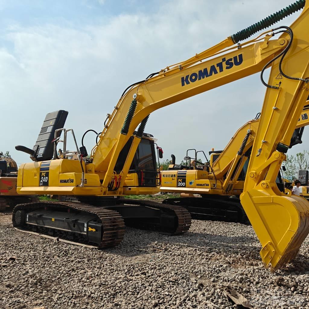 Komatsu 240LC-8 Roomikekskavaatorid