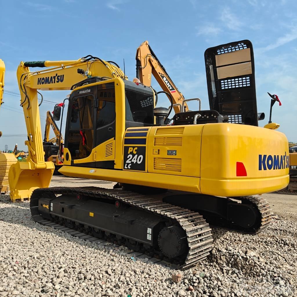 Komatsu 240LC-8 Roomikekskavaatorid