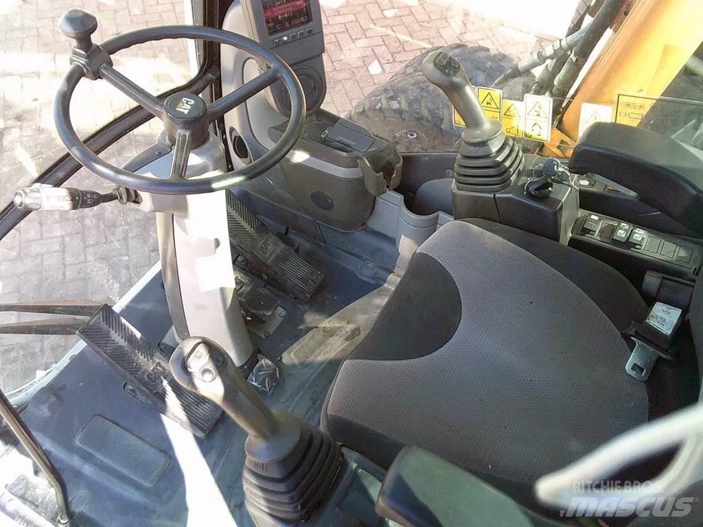 CAT M313D Ratasekskavaatorid