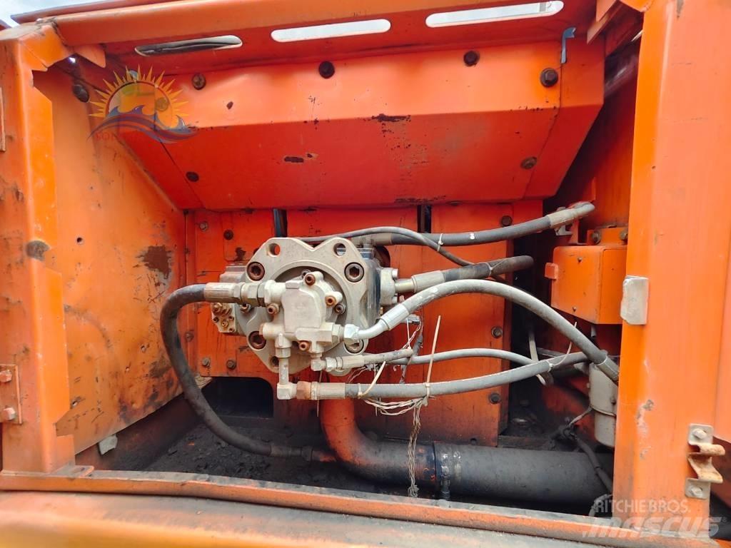 Doosan DX 300 LC Roomikekskavaatorid
