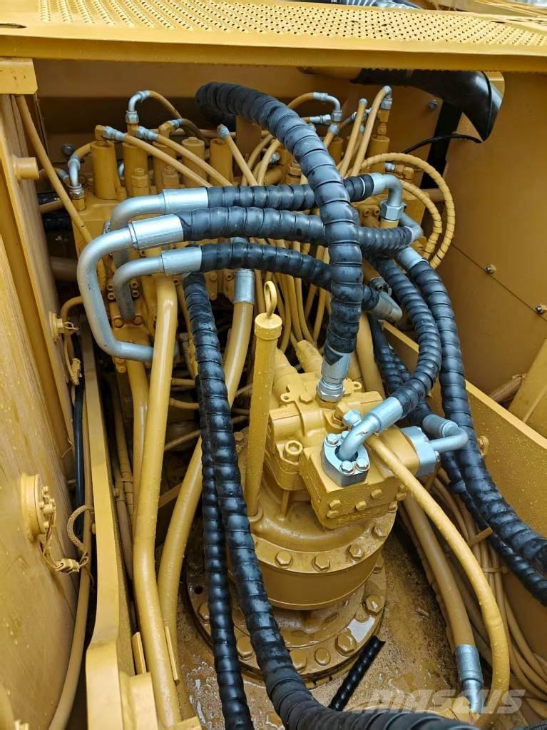 CAT 320C Roomikekskavaatorid