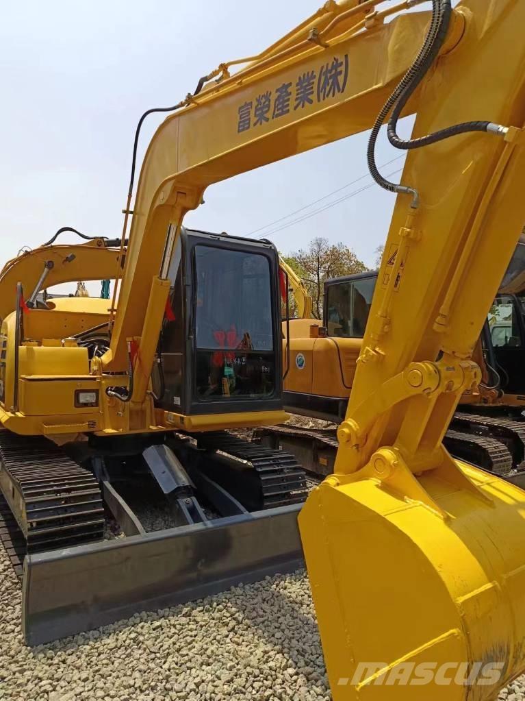 Komatsu PC 70 Roomikekskavaatorid