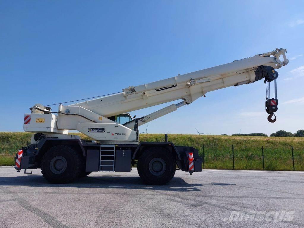 Terex RT100 Raske maastiku tõstukid