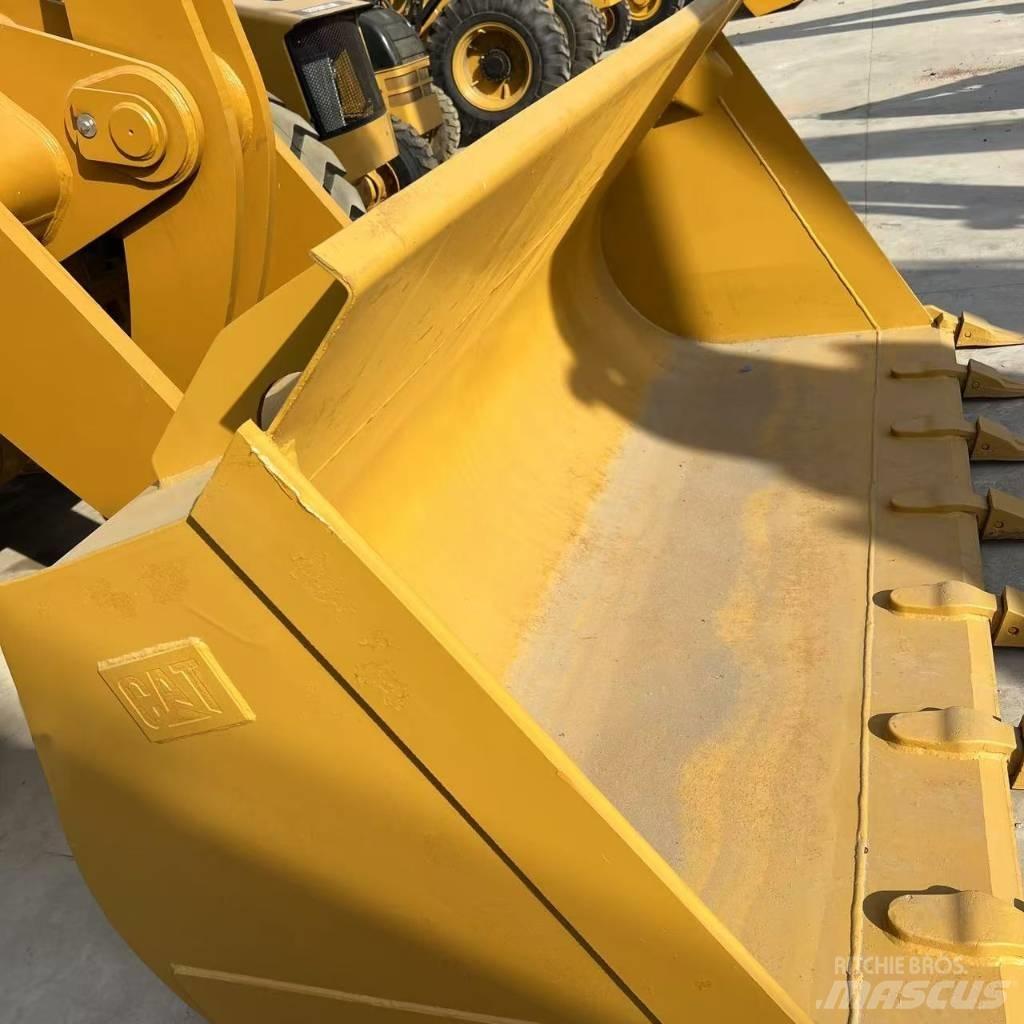 CAT 966 H Rataslaadurid