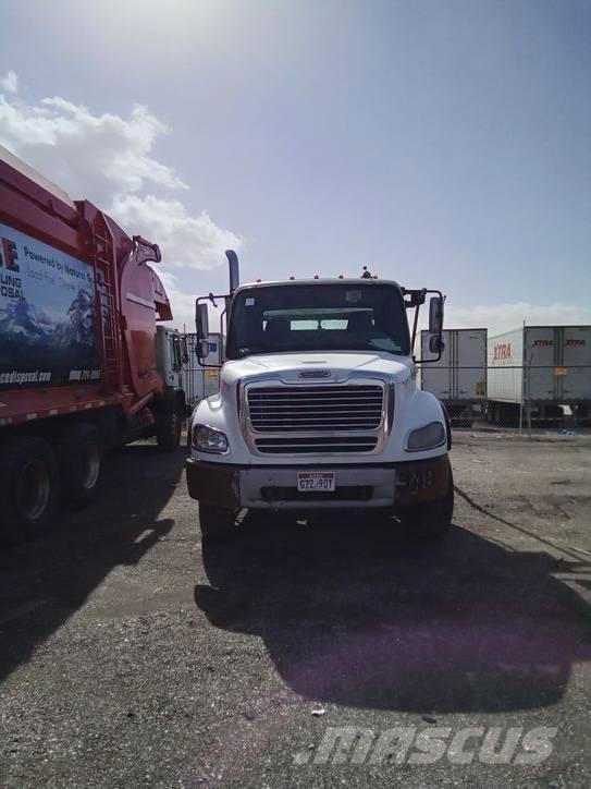 Freightliner M2 Trossüsteemiga vahetuskere veokid