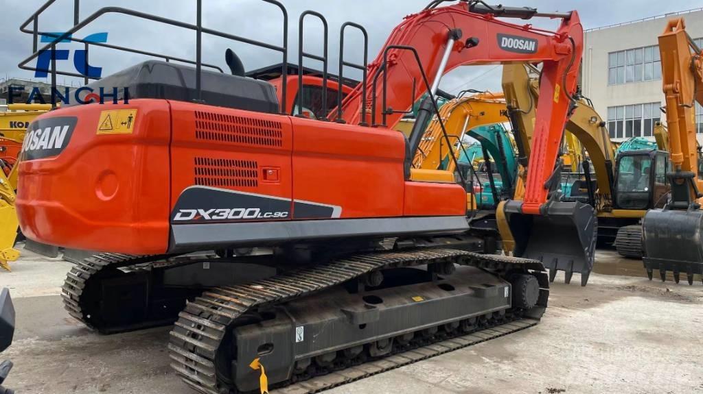 Doosan DX 300 LC Roomikekskavaatorid