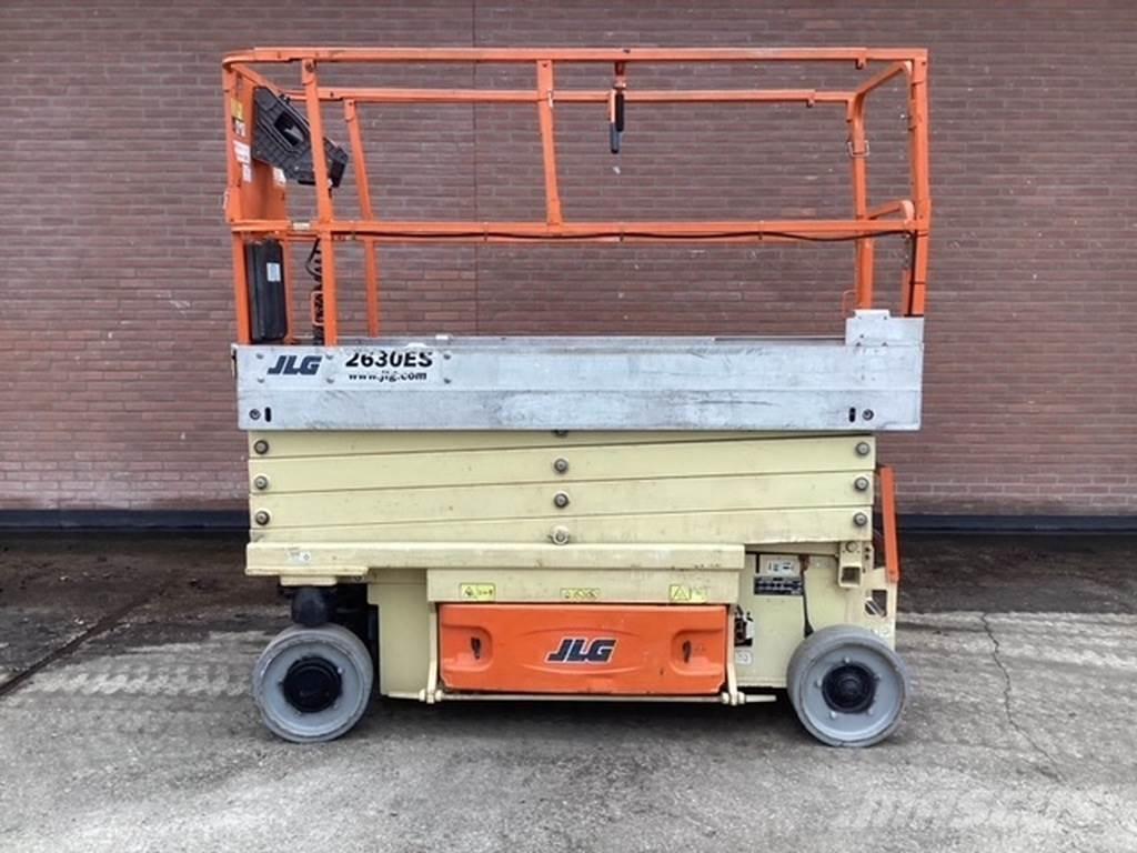 JLG 2630es Käärtõstukid