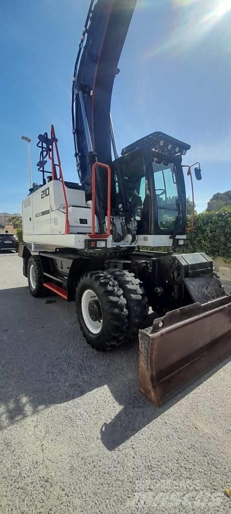 Hidromek HMK 210 W Ratasekskavaatorid