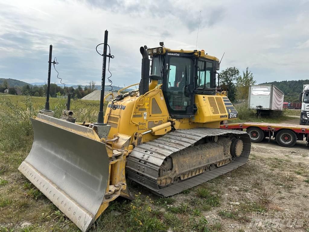 Komatsu D 61 PX24 Buldooserid