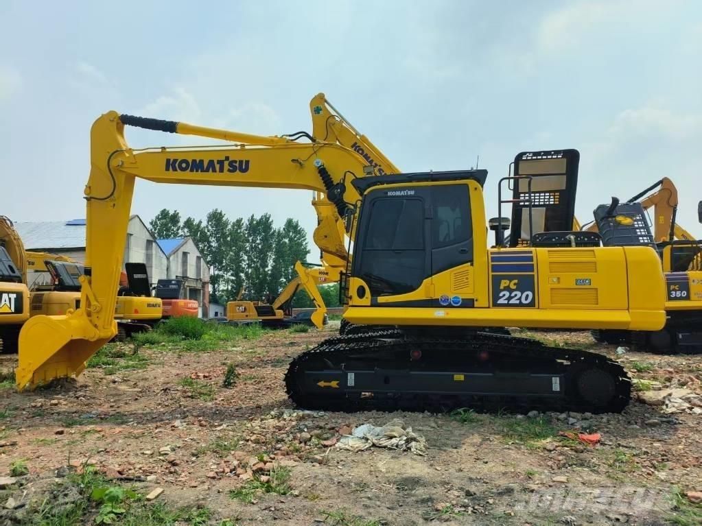 Komatsu PC 220-8 Roomikekskavaatorid