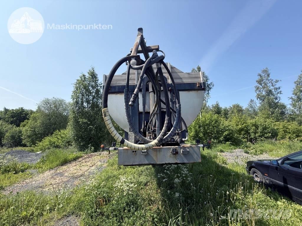 Parator STI 17-24 Kallur-poolhaagised