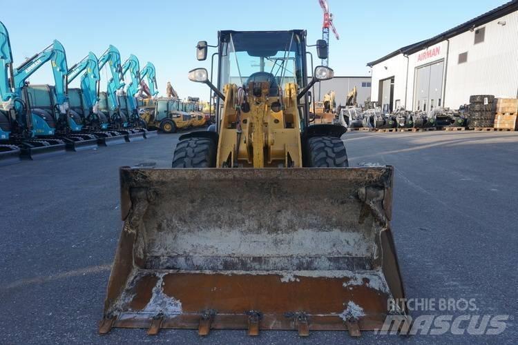 CAT 906 M Rataslaadurid