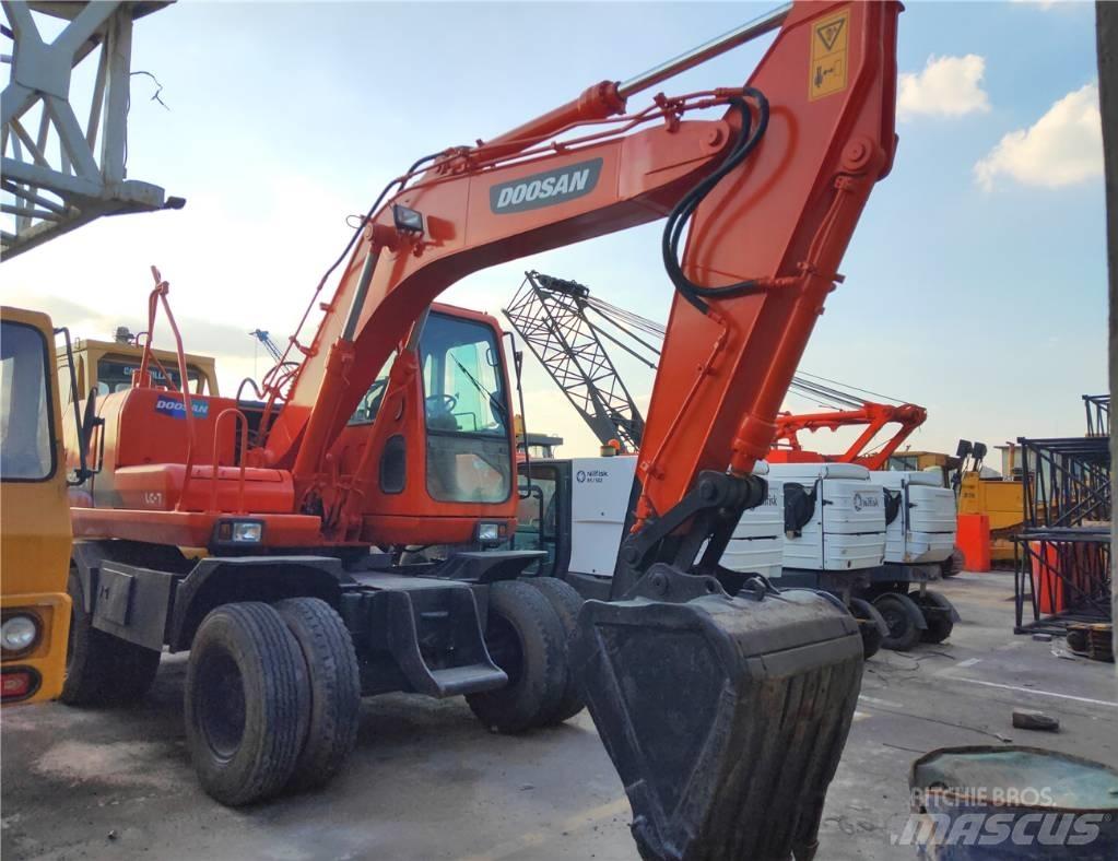Doosan DH 150 W-7 Ratasekskavaatorid