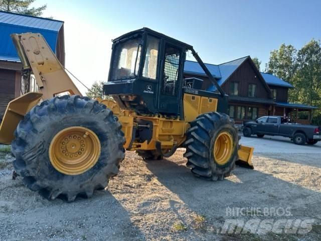 John Deere 540 G III Väljaveotraktorid