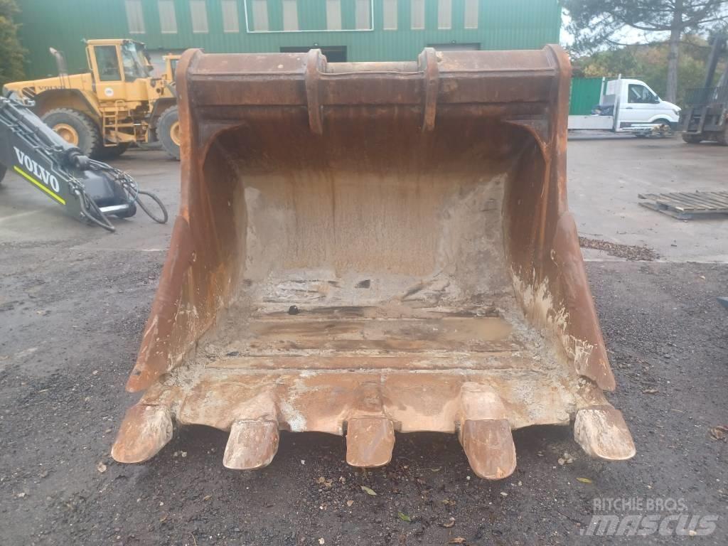 Volvo EC 750 EL Roomikekskavaatorid