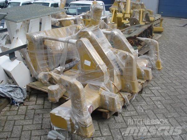 CAT 140M/160M Ripper Muu
