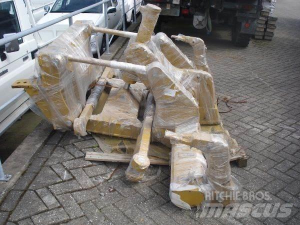 CAT 140M/160M Ripper Muu