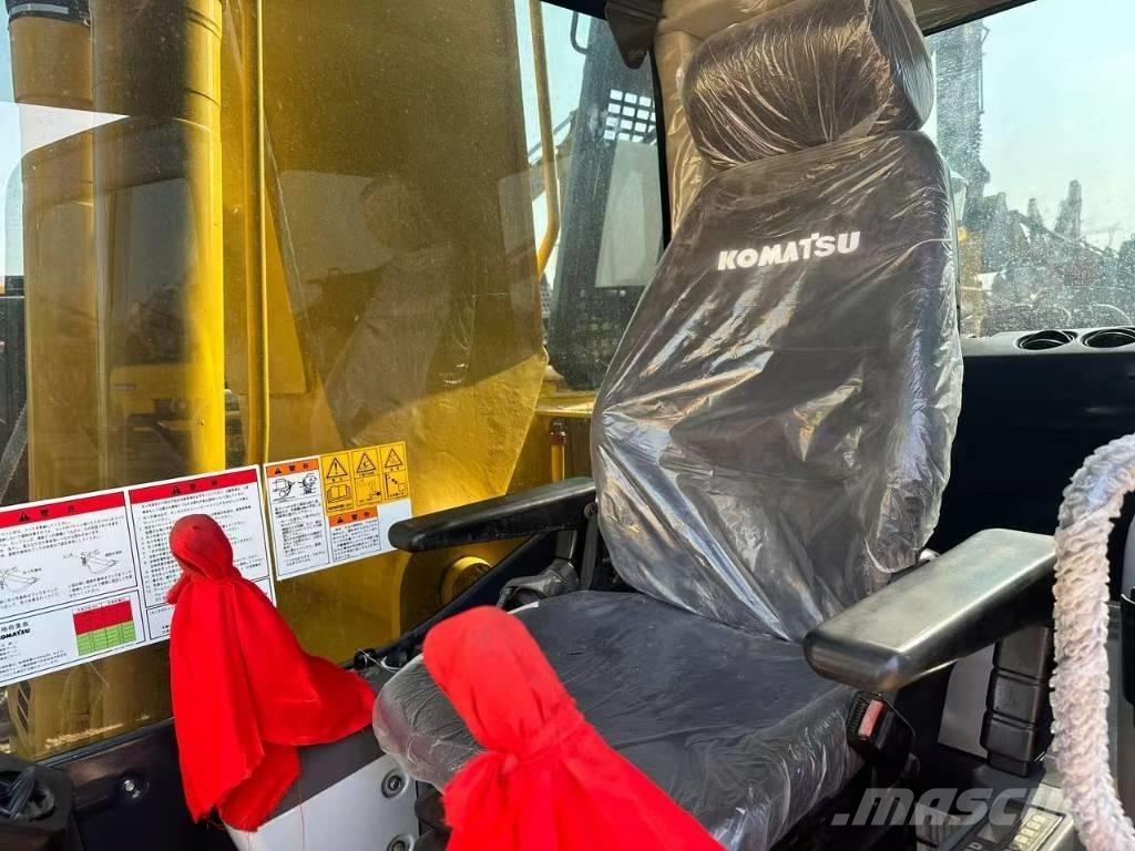 Komatsu PC 240 Roomikekskavaatorid