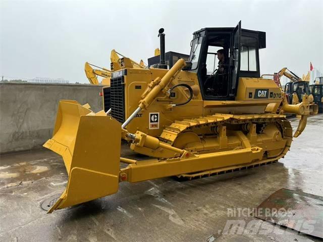 CAT D 7 G Buldooserid