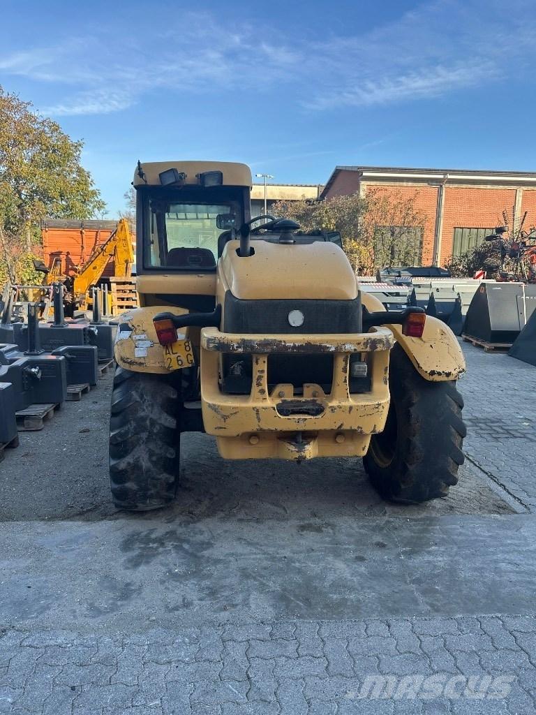 New Holland LM 640 Põllumajanduslikud teleskoopkäitlejad