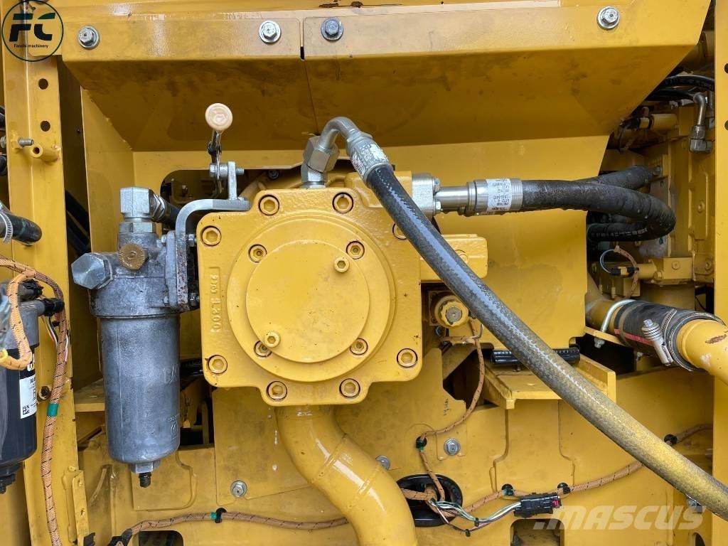 CAT 320 Roomikekskavaatorid