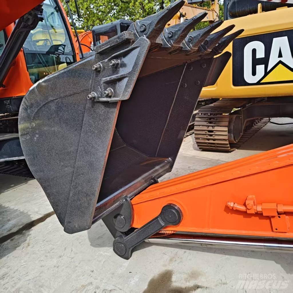 Doosan DX 225 Roomikekskavaatorid