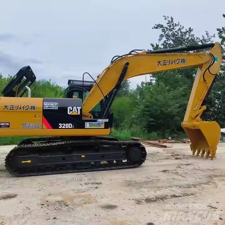 CAT 320 D2 Roomikekskavaatorid