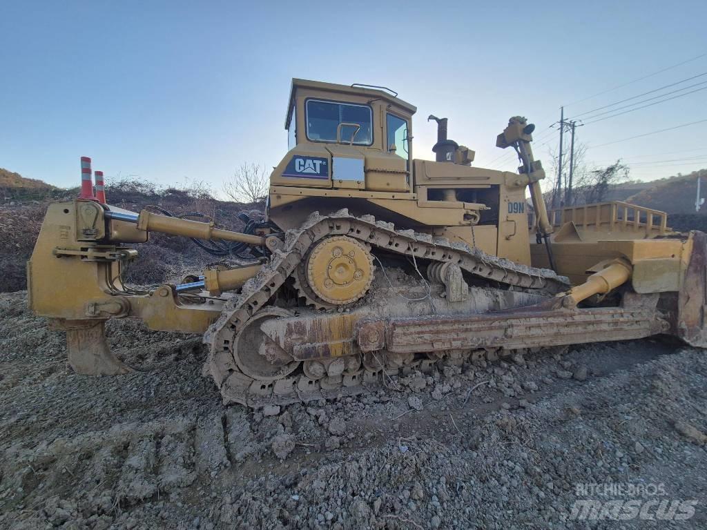 CAT D 9 N Buldooserid