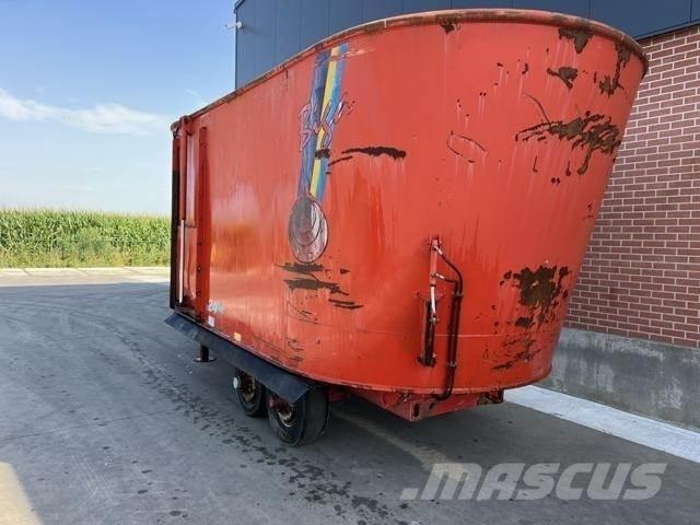 Peecon 24m³ Söödajagajad/mikserid