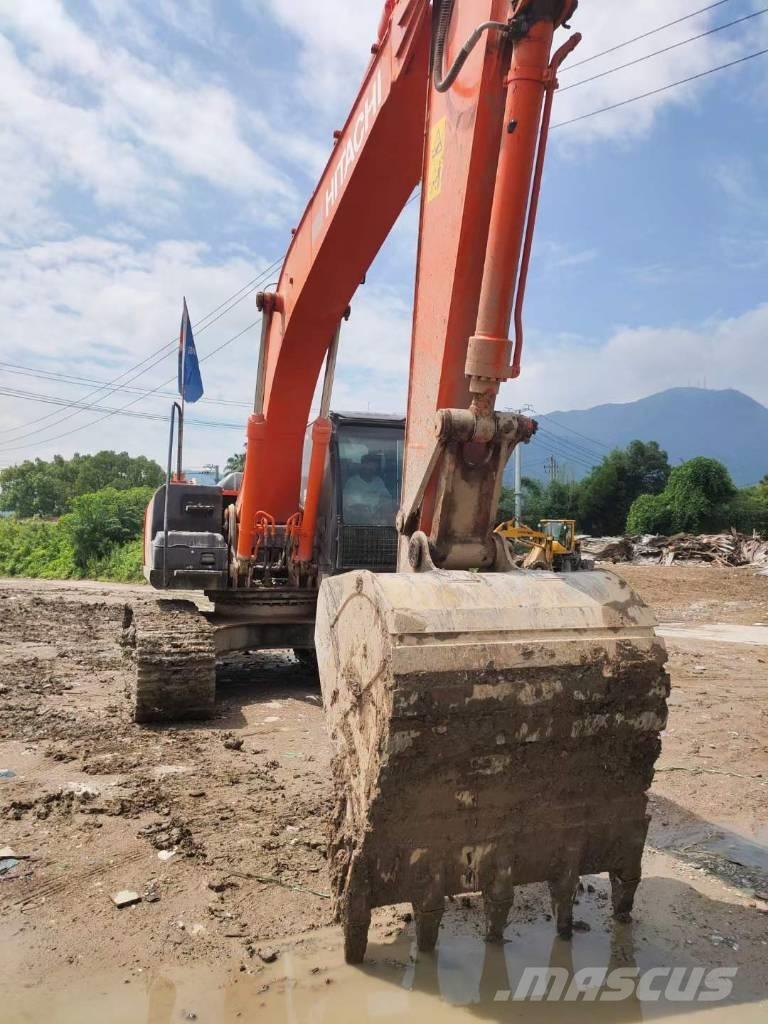 Hitachi EX 200-5 Roomikekskavaatorid