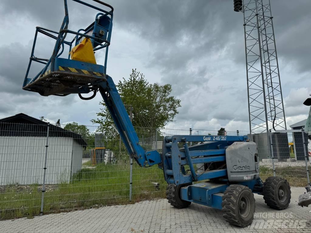 Genie Z 45/25 Iseliikuvad poomtõstukid