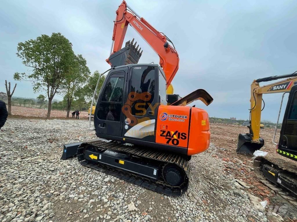 Hitachi ZX 70 Väikeekskavaatorid 7t-12t