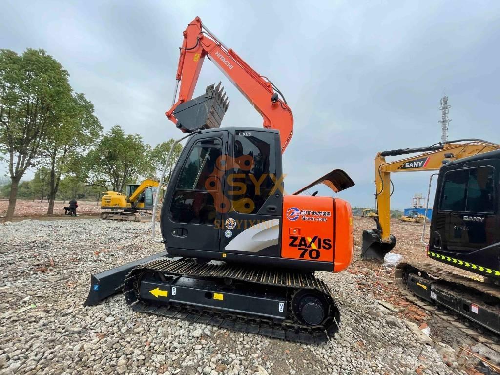 Hitachi ZX 70 Väikeekskavaatorid 7t-12t