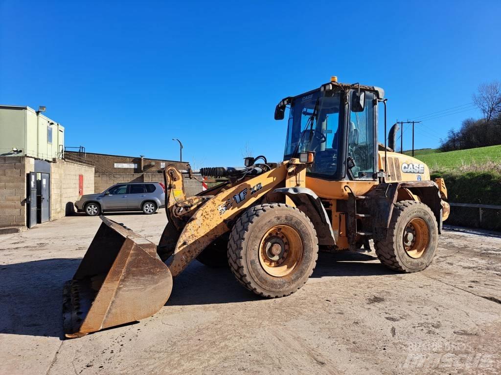 CASE 521 F XR Rataslaadurid