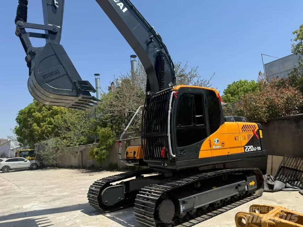 Hyundai R220LC-9S Roomikekskavaatorid