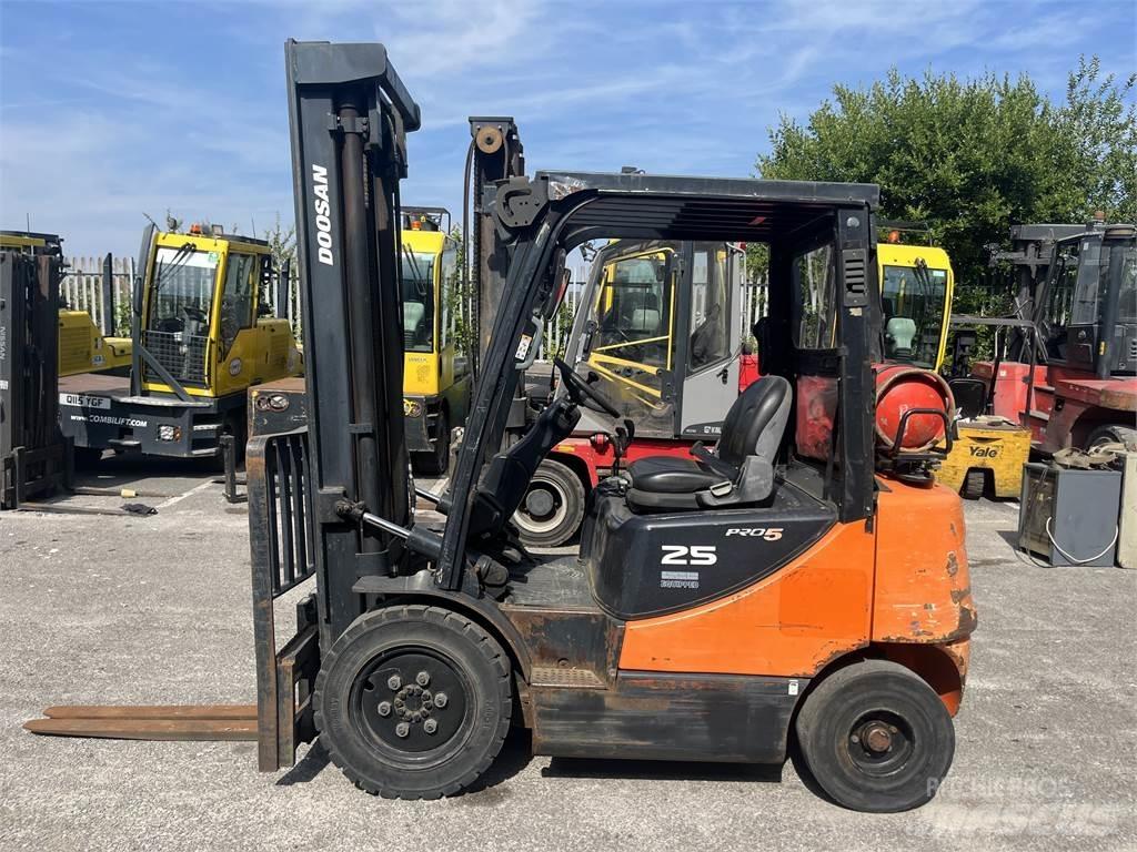 Doosan G25E-5 Gaasitõstukid