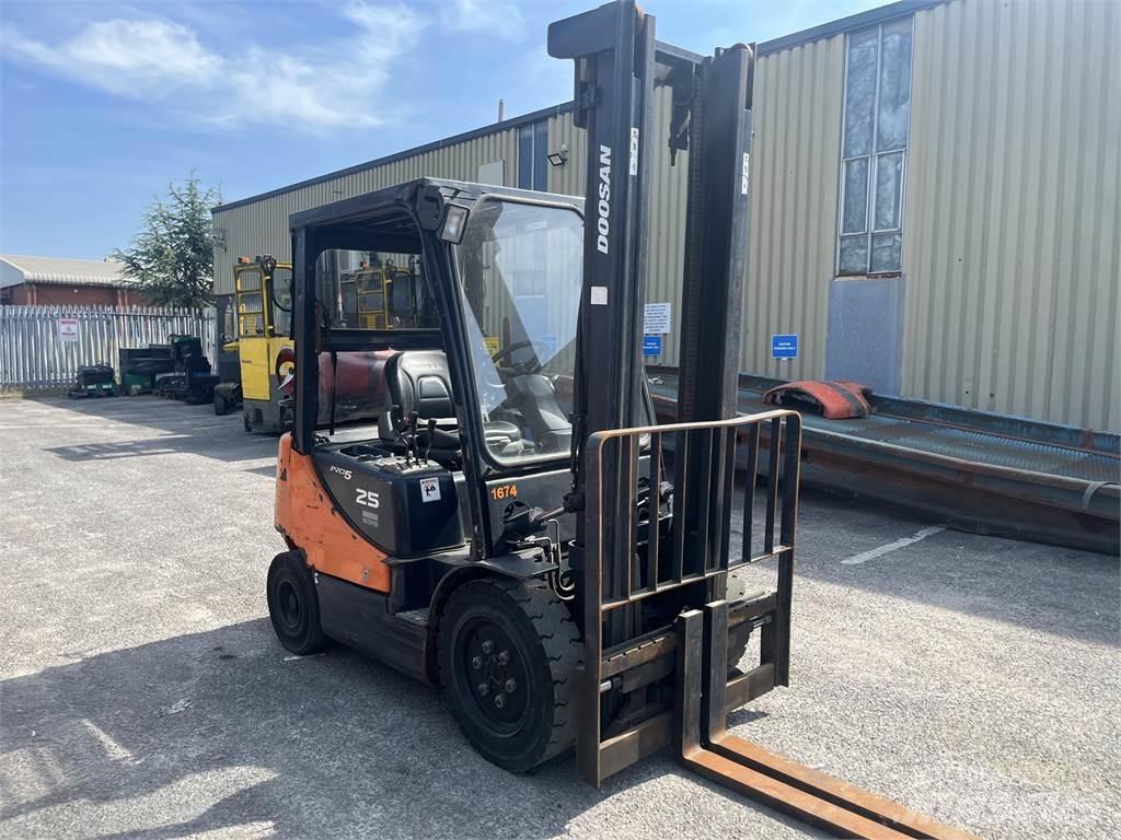 Doosan G25E-5 Gaasitõstukid