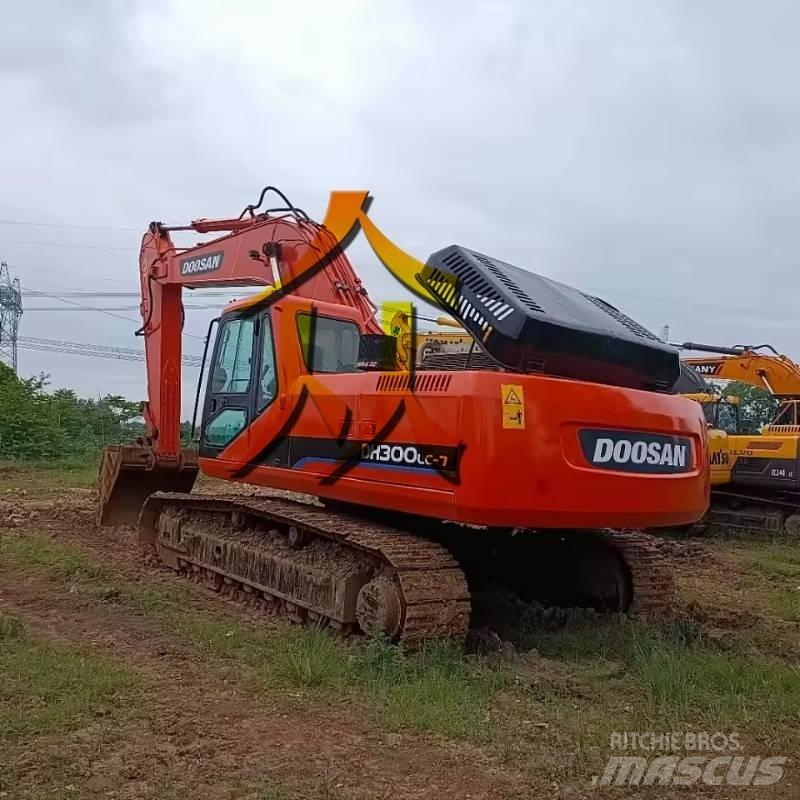 Doosan DH300 Roomikekskavaatorid