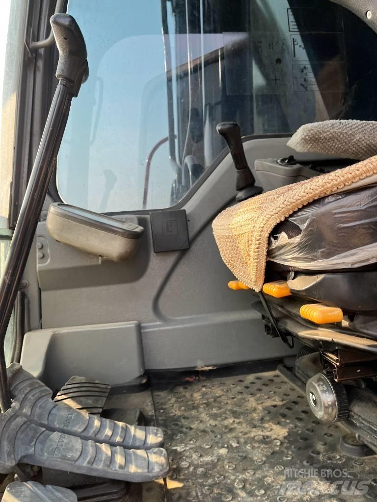 Volvo 290 Roomikekskavaatorid