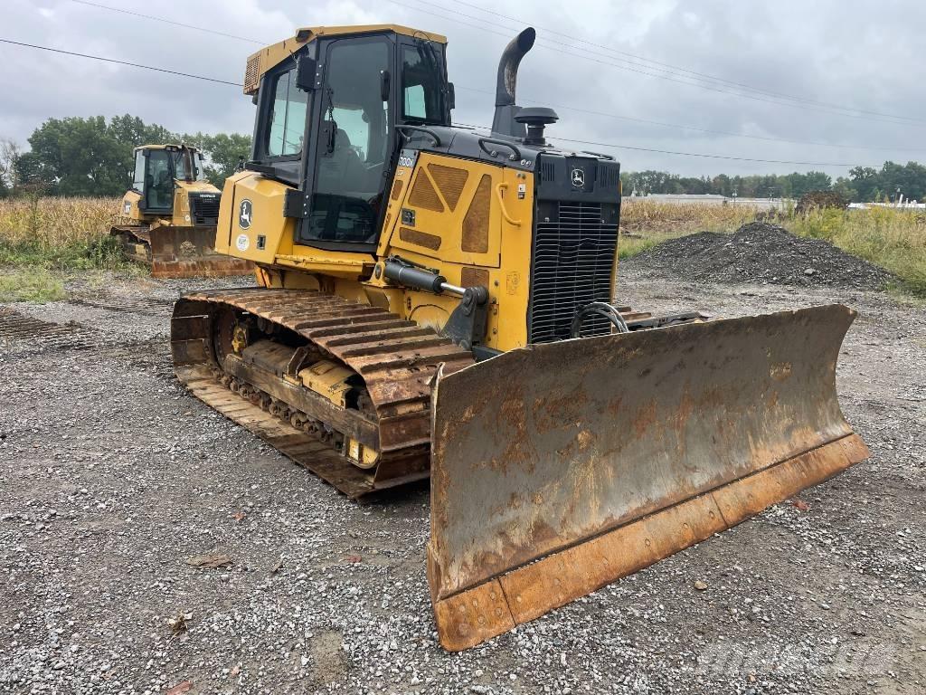 John Deere 700 KLGP Buldooserid