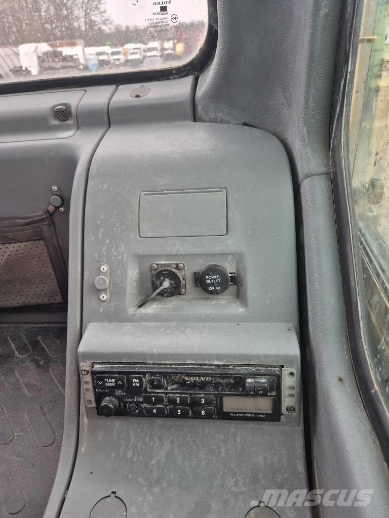 Volvo EW180B Ratasekskavaatorid