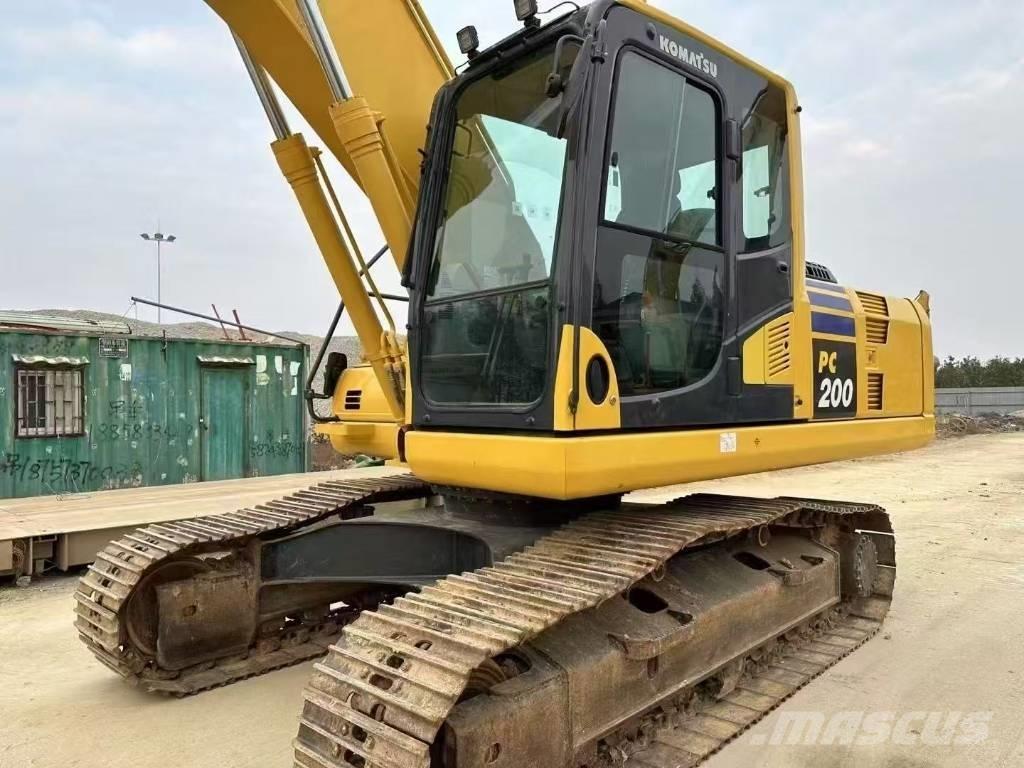 Komatsu PC 200 Roomikekskavaatorid