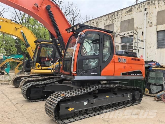Doosan DX 300 LC Roomikekskavaatorid