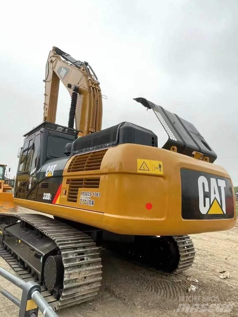 CAT 330 Roomikekskavaatorid