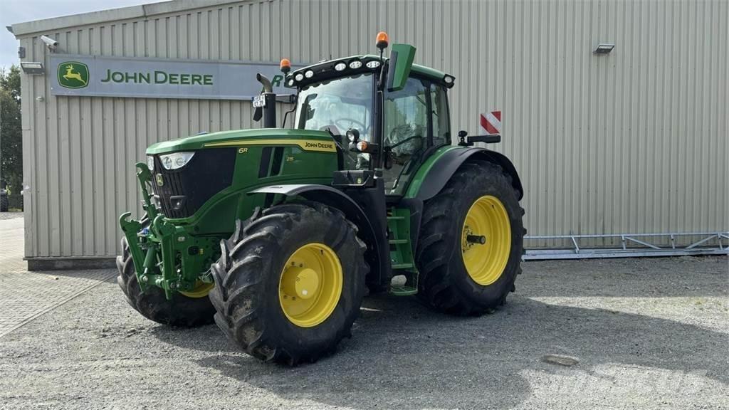 John Deere 6R215 Traktorid