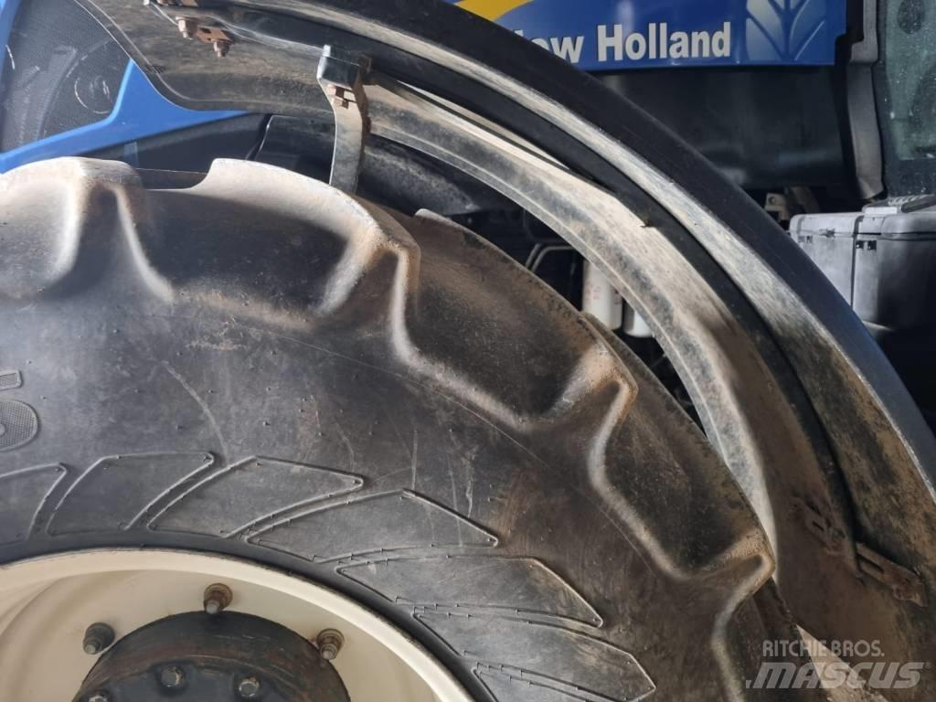 New Holland T 7060 Traktorid