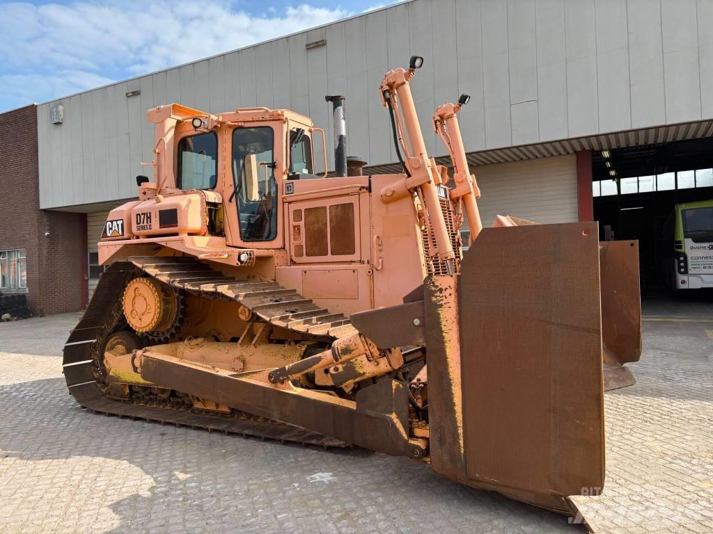 CAT D 7 H Buldooserid