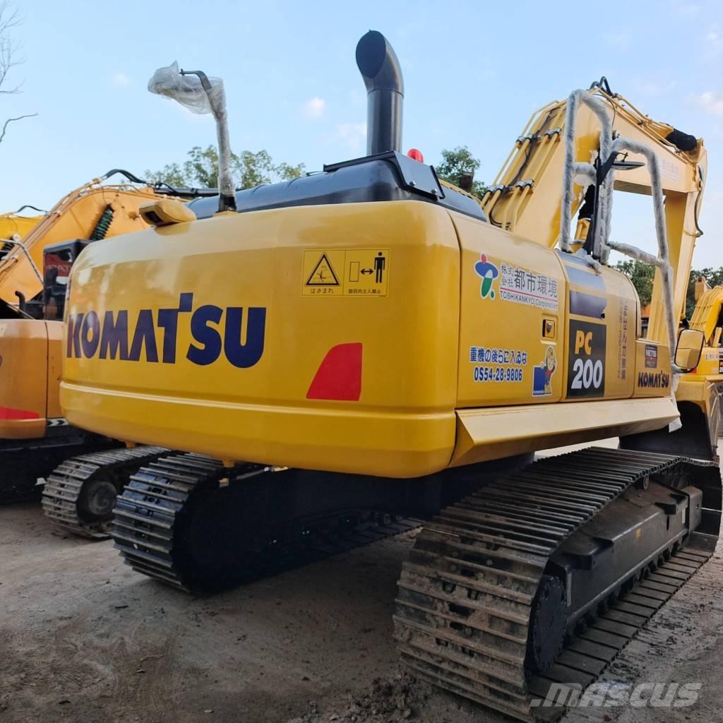 Komatsu PC 200-8 Roomikekskavaatorid