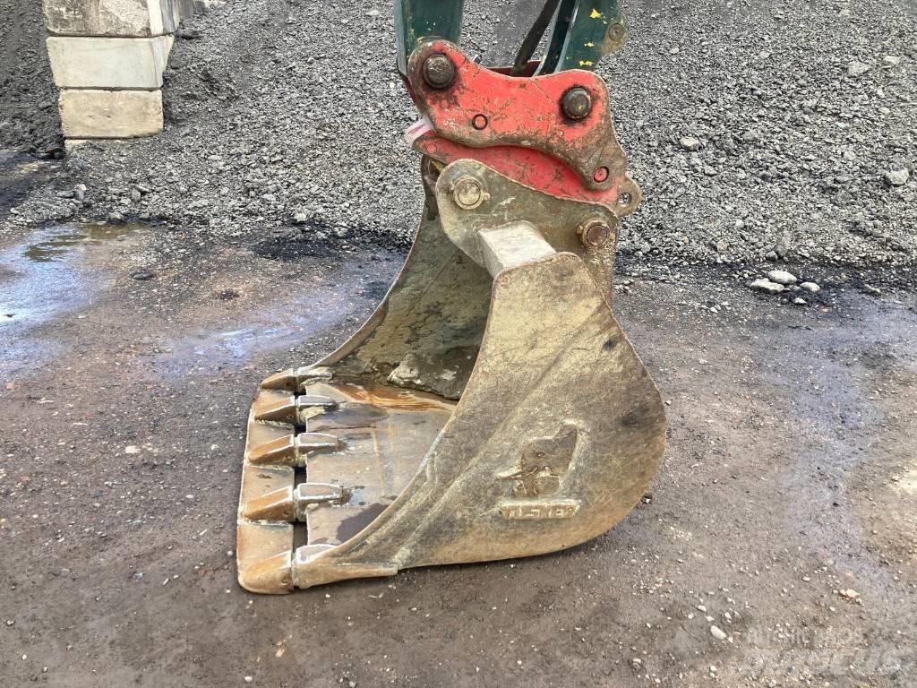 Komatsu PC138US-11 Roomikekskavaatorid