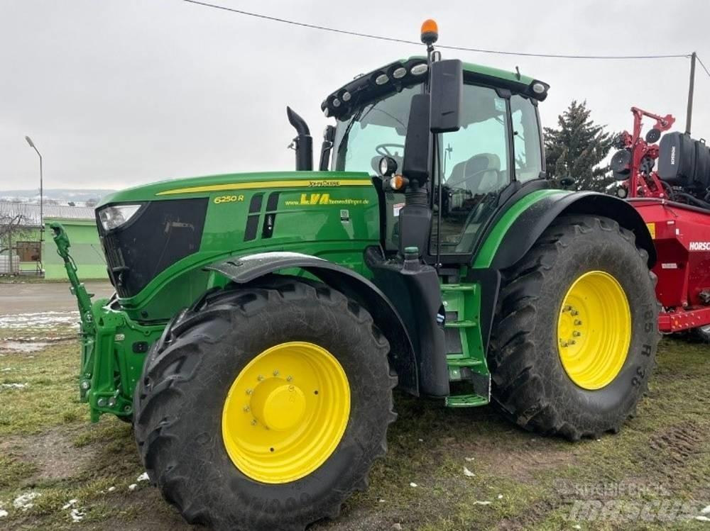 John Deere 6250 R Traktorid